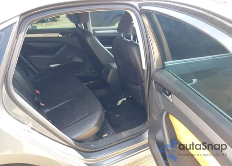 2015 Volkswagen Passat 1.8T Limited Edition z USA, uszkodzony, nr VIN 1VWAS7A38FC082760